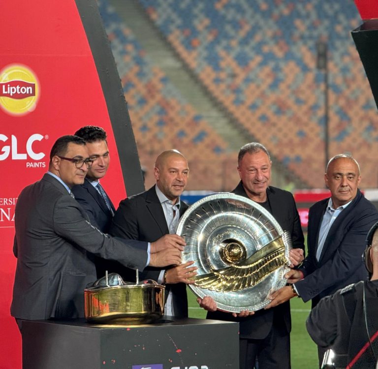 الأهلي يتوج بدوري nile لموسم 2024- 2025.. ومحمود طاهر يُسلم درع البطولة في احتفالية كبرى