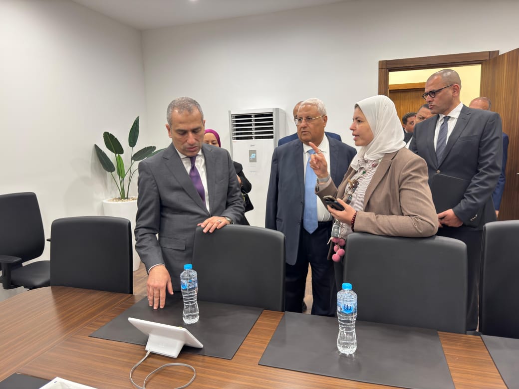 رئيس البنك الزراعي المصري يتفقد الأعمال النهائية بمقر البنك بالعاصمة الإدارية تمهيداً لافتتاحه قريباً