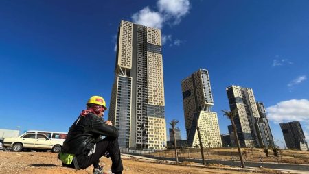 الإسكان تتسلم 15 برجًا من شركة CSCEC الصينية يونيو المقبل