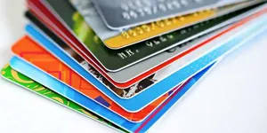الأهلي المصري يُحدث ضوابط ومحددات استخدام البطاقات الائتمانية