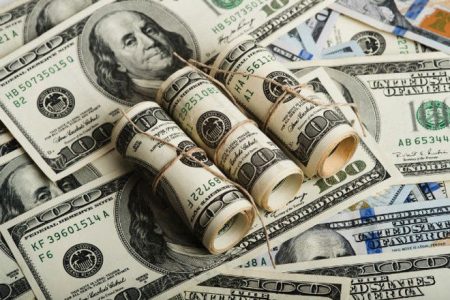 الدولار اليوم الثلاثاء.. تراجع الاخضر في منتصف التعاملات