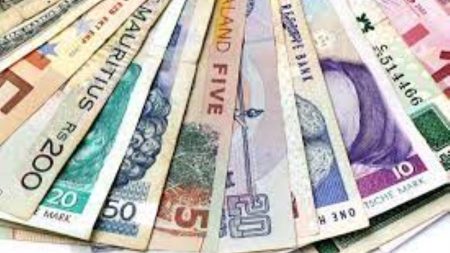 أسعار العملات اليوم الأحد 15-6-2025 بمنتصف التعاملات