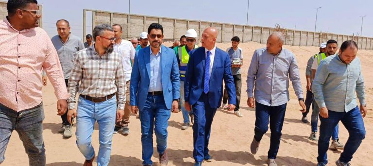 وزير الإسكان يتابع مشروعات مرافق العبور الجديدة