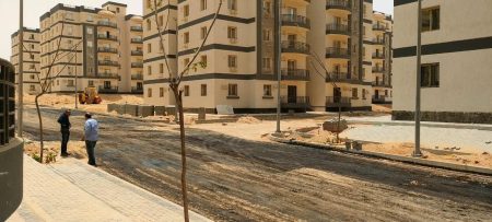الموقف التنفيذى لمشروعات الطرق والاسكان في بدر.. رئيس المدينة يوضح
