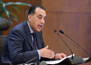 رئيس الوزراء: نتابع الموقف أولا بأول وتنسيق بين محافظ البنك المركزي ووزير المالية لزيادة المخزون الاستراتيجي من السلع المختلفة
