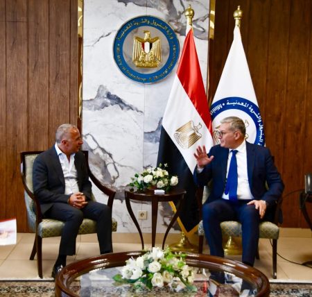 وزير البترول يبحث مع مجموعة السويدي إليكتريك تعزيز التعاون المشترك