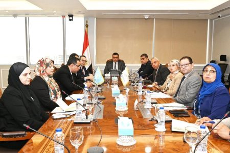 وزير الإسكان يتابع موقف الاستراتيجية الوطنية للعمران والبناء الأخضر والمستدام