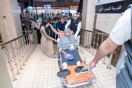 من المستشفى إلى صعيد عرفة... «عفاف» تسير بخطى الأمل في رحاب مكة