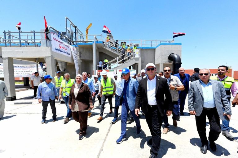 وزير الإسكان ومحافظ المنيا يتفقدان محطة معالجة صرف صحي برطباط بمركز مغاغة ضمن المبادرة الرئاسية "حياة كريمة"