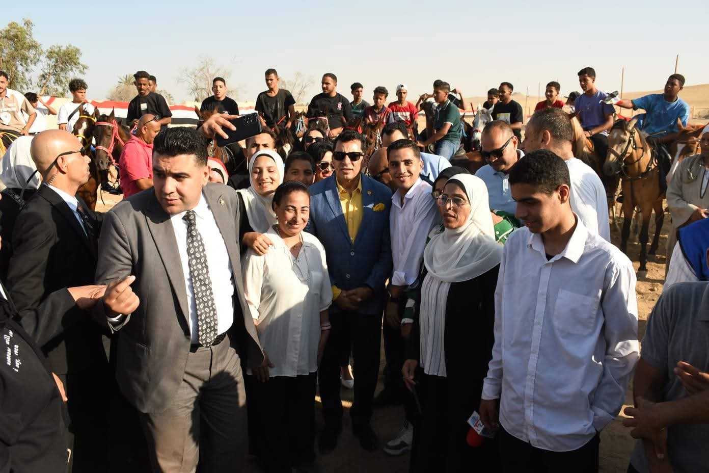 «رئيس الاتحاد الوطني للقيادات الشبابية» يشارك «وزير الشباب» و الكيانات الشبابية الفعاليات الرياضية بنادي ابو الهول بالجيزة