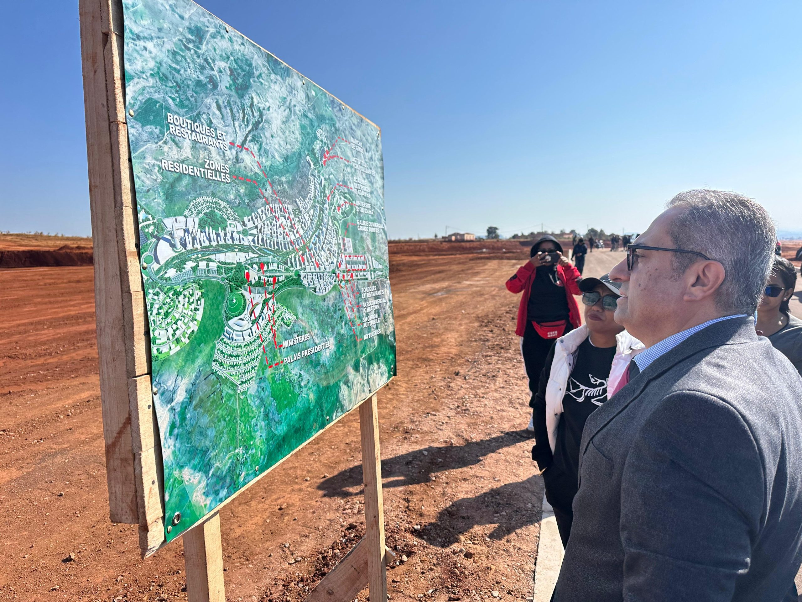 شركة العاصمة الإدارية للتنمية العمرانية في جمهورية مدغشقر للمساهمة في بناء عاصمتهم الإدارية