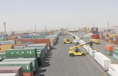 رسميا.. CMA CGM تدخل ميناء أكتوبر الجاف
