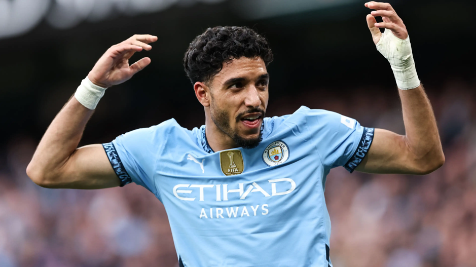 عمر مرموش يتجاوز محمد صلاح .. هل أصبح العمر عائقًا أمام أسطورة العرب؟