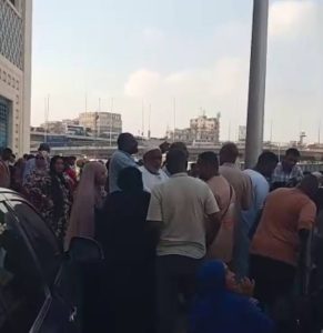 بداء توافد السودانيين لـ سكك حديد مصر للعودة إلى وطنهم