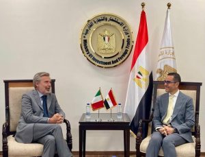 مباحثات مصرية - إيطالية لتوسيع التعاون الاقتصادي وجذب استثمارات جديدة