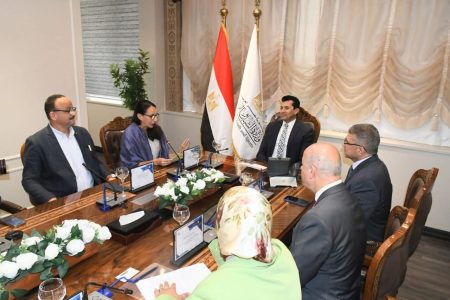 وزير الرياضة يوقع بروتوكول تجديد التعاون مع هيئة "تير دي زووم" لتمكين الشباب
