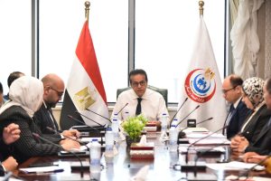 نائب رئيس مجلس الوزراء وزير الصحة يعقد اجتماعًا لمتابعة إنجازات قطاع الطب العلاجي خلال مايو 2025