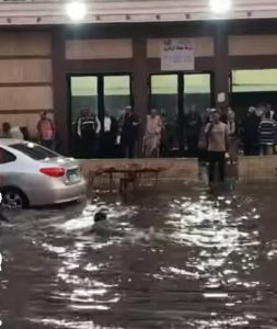 التقلبات الجوية في الشرقية.. وفاة طالب ثانوي صعقا بالكهرباء في العاشر من رمضان