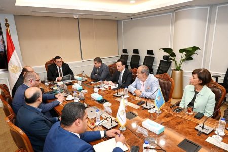 وزير الإسكان يعقد اجتماعًا لمتابعة الموقف التنفيذي لمشروع حدائق تلال الفسطاط