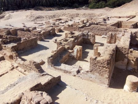 الكشف عن جدارية تصور السيد المسيح وهو يشفي المرضى