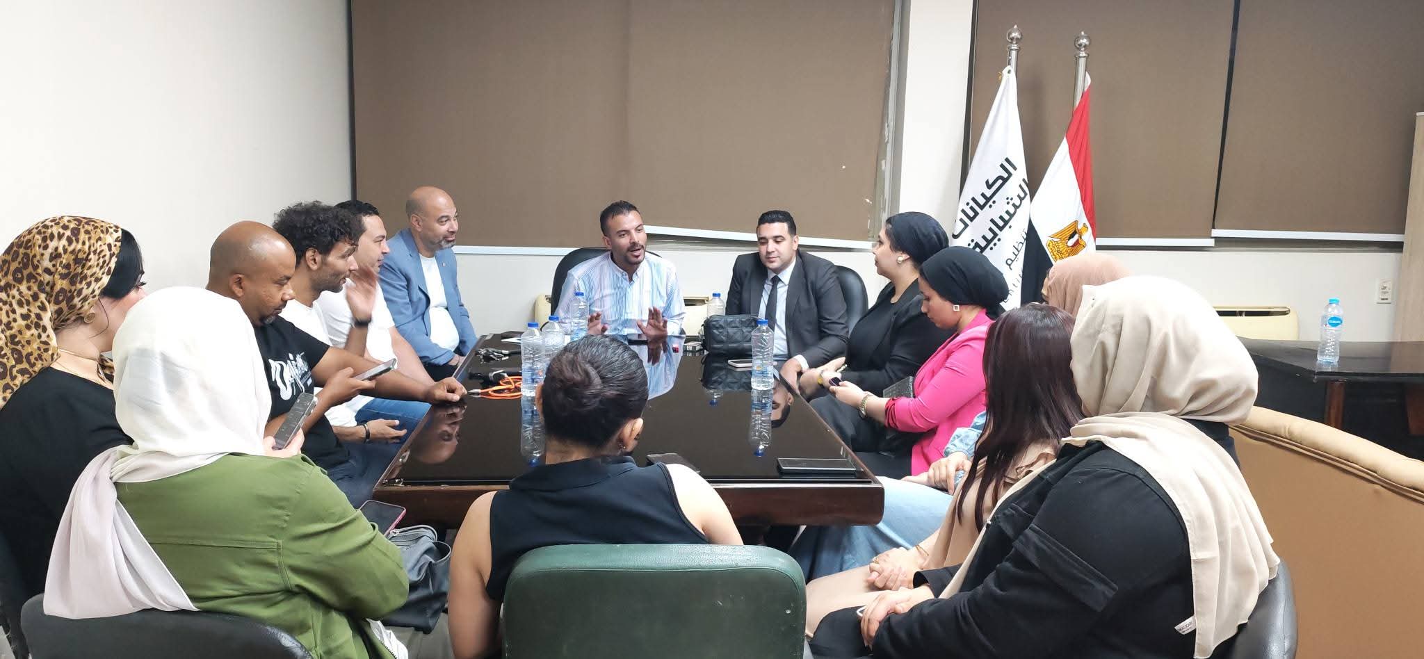 رئيس الاتحاد الوطني للقيادات الشبابية يبحث آليات تنفيذ مبادرة "وطن بلا سموم" لمكافحة المخدرات(صور)
