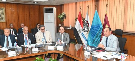 وزير قطاع الأعمال العام يتابع الموقف التنفيذي لمشروعات التطوير العقاري والمقاولات وإدارة الأصول