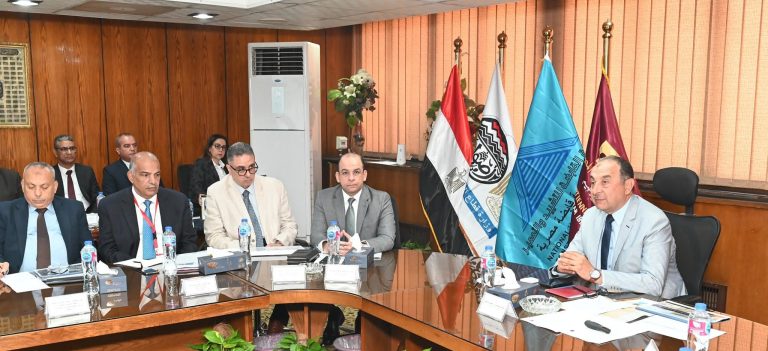 وزير قطاع الأعمال العام يتابع الموقف التنفيذي لمشروعات التطوير العقاري والمقاولات وإدارة الأصول