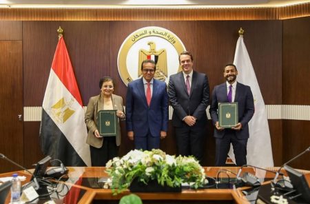 "الصحة": توقيع بروتوكول تعاون بين الوزارة وشركة سانوفي لدعم الولادات الطبيعية ضمن المبادرة الرئاسية «الألف يوم الذهبية»
