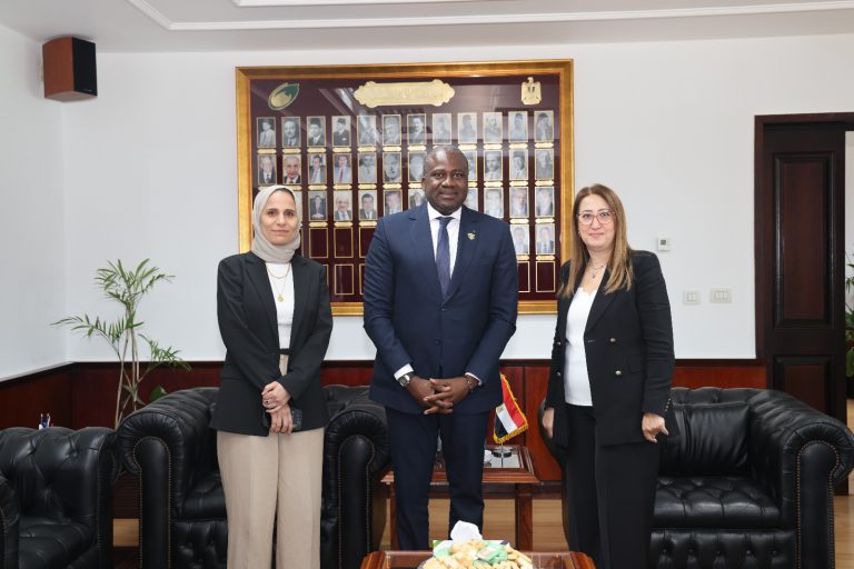 رئيس البريد المصري تستقبل المدير التنفيذي لبريد كوت ديفوار