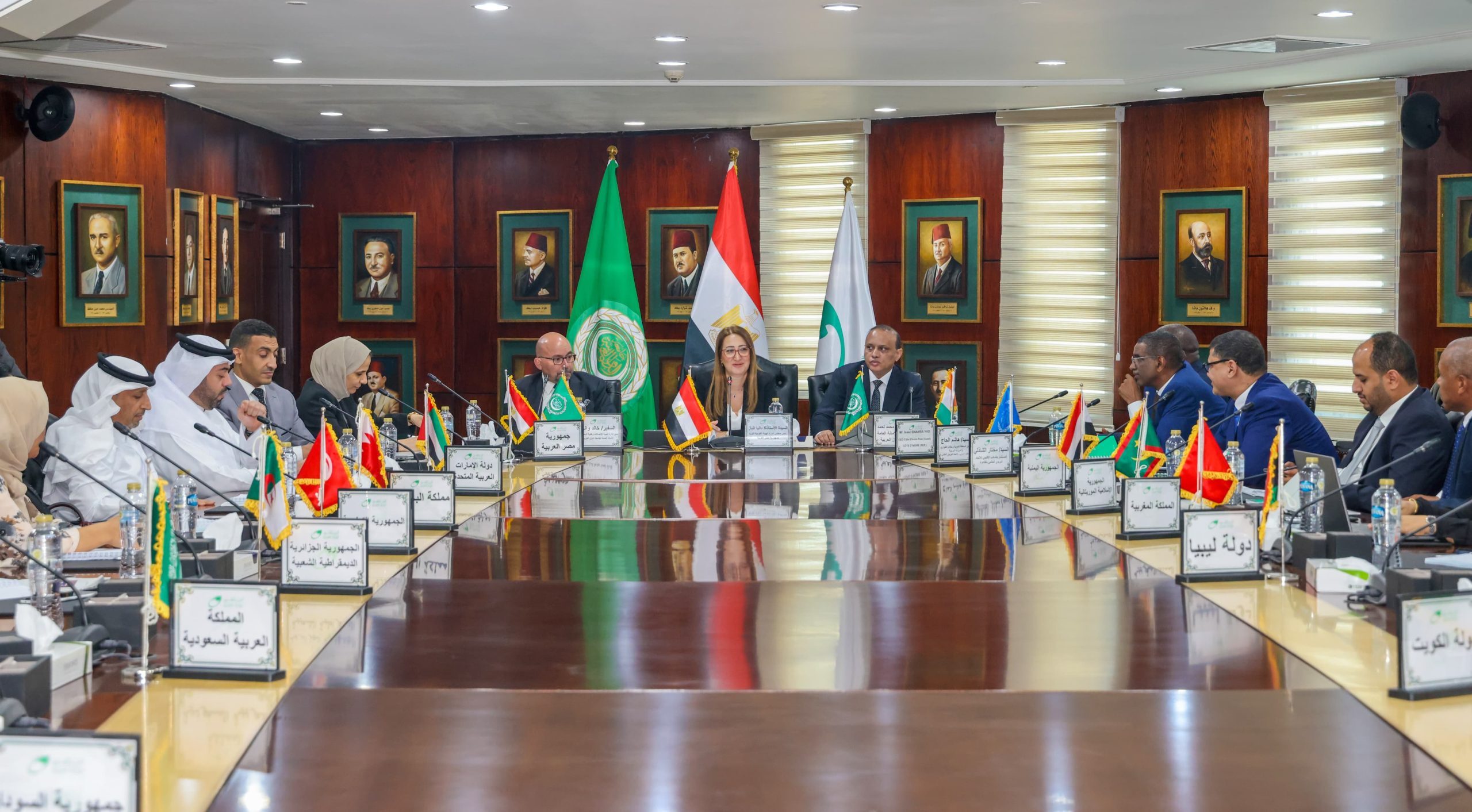  "رئيس البريد المصري" تترأس أعمال الاجتماع الـ47 للجنة العربية الدائمة للبريد بحضور أكثر من 30 مشاركًا من 14 دولة عربية