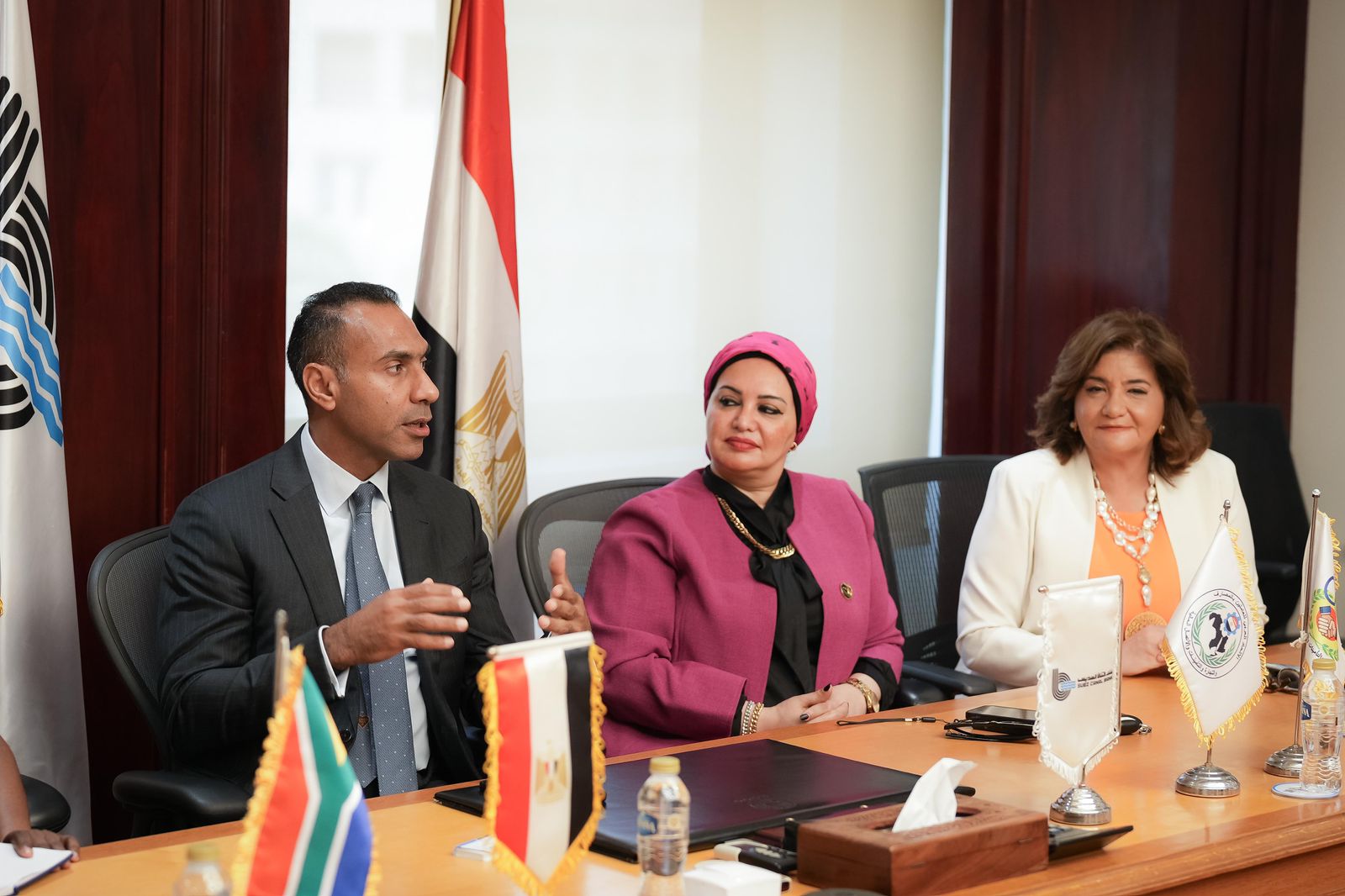 بنك قناة السويس يستقبل وفد اتحاد نقابات جنوب إفريقيا "ساسبو" لتعزيز التعاون المصرفي والنقابي المشترك