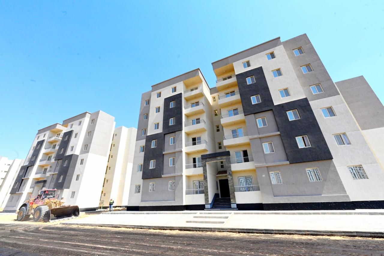 بالفرش..وزير الإسكان يتفقد شقق "سكن لكل المصريين"