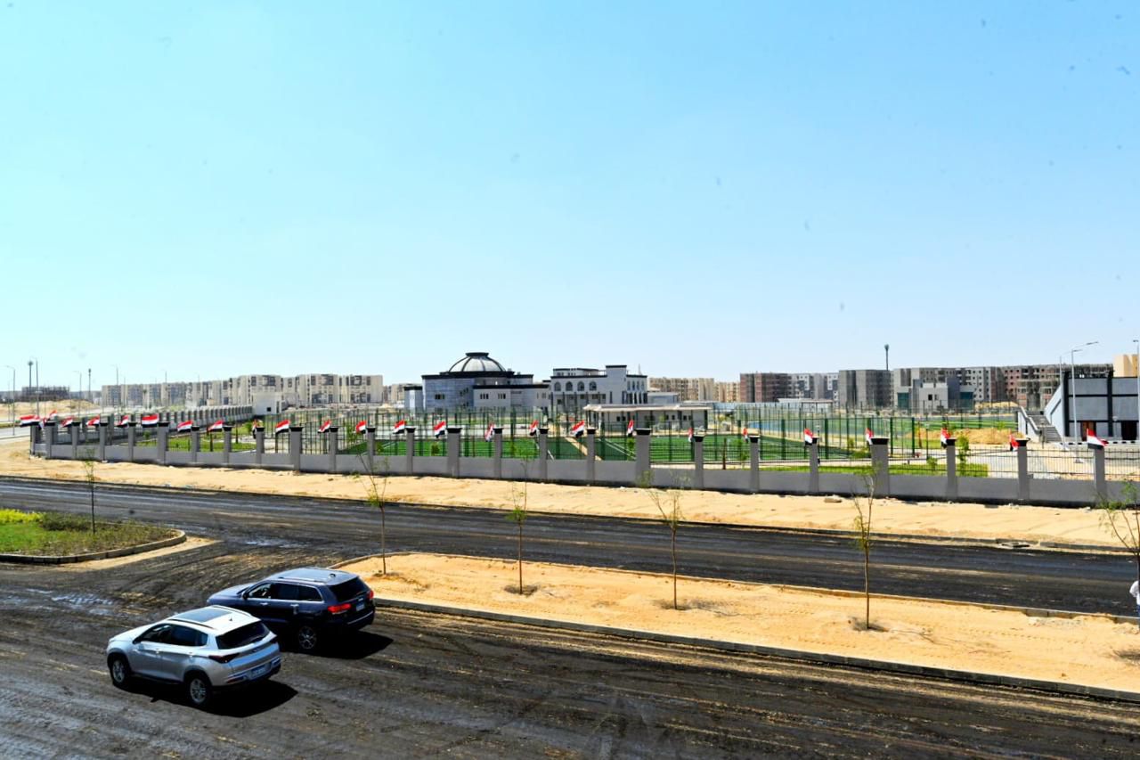 بالفرش..وزير الإسكان يتفقد شقق "سكن لكل المصريين"