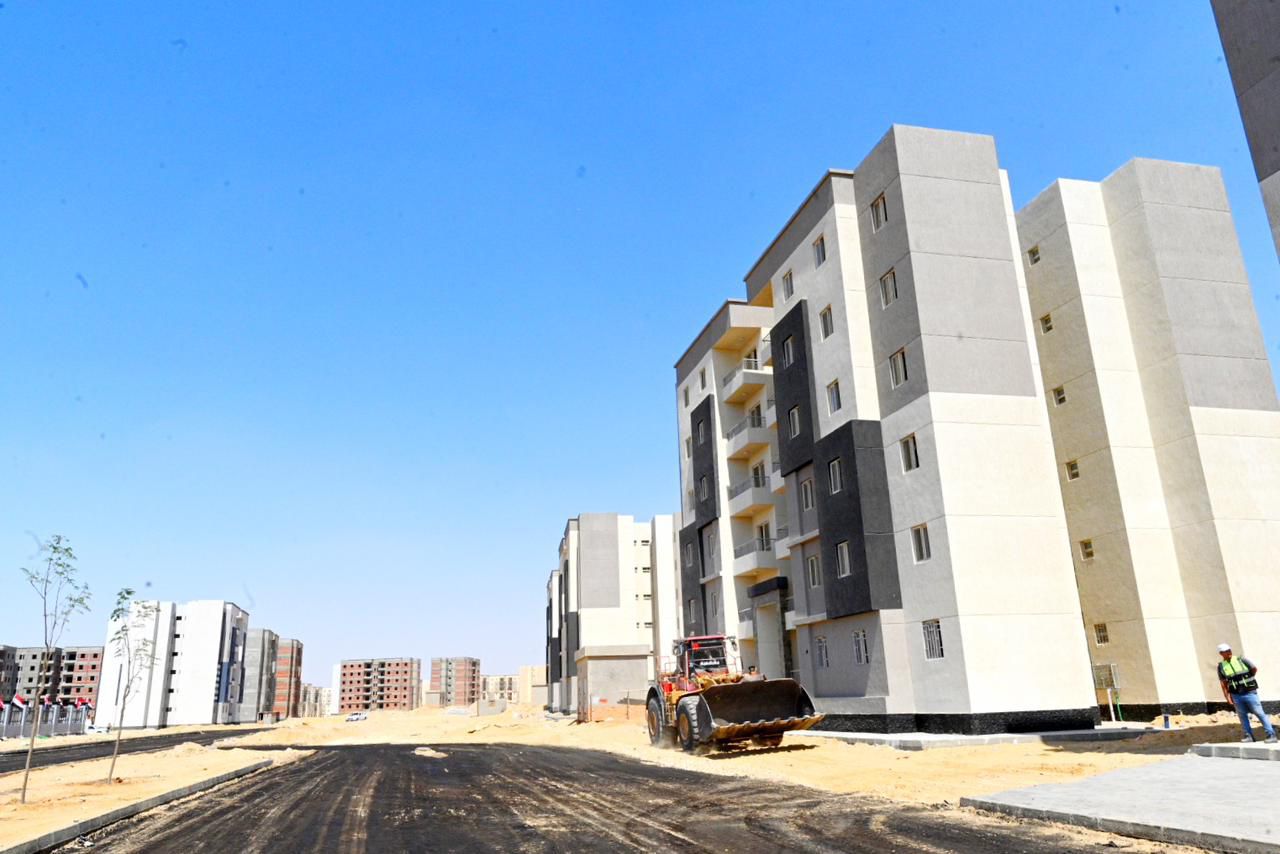 بالفرش..وزير الإسكان يتفقد شقق "سكن لكل المصريين"