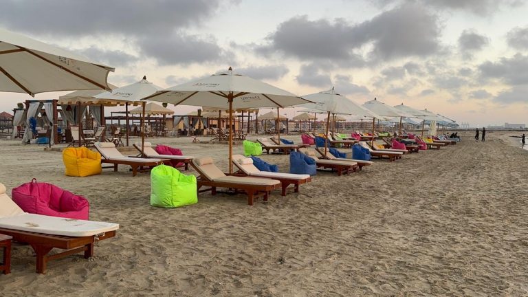 شاهد تحفة ساحلية.. MBG تعلن افتتاح شاطئ "Doray Bay" الخميس المقبل رسمياً (صور)