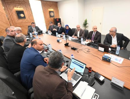 وزير الإسكان يعقد اجتماعا مع مسئولي شركة "سيتي إيدج" لاستعراض خططها التسويقية لبعض مشروعات "هيئة المجتمعات العمرانية الجديدة"