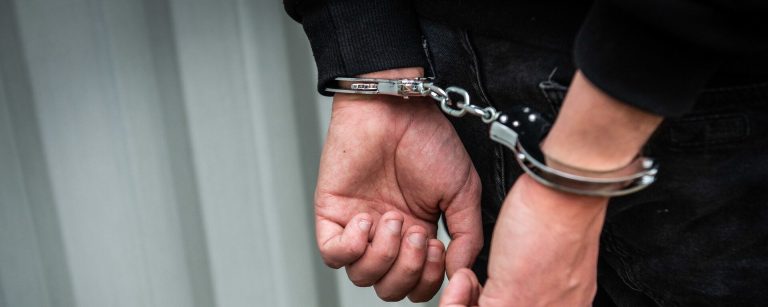 سقوط صانع محتوى شهير: غسل 12 مليون جنيه في العقارات وعلاقته بهدير عبد الرزاق تثير الجدل