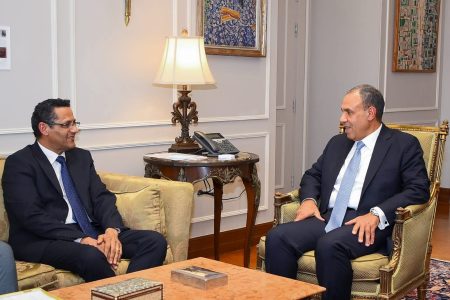 وزير الخارجية يستقبل نقيب الصحفيين ويبحث سبل تعزيز التعاون المشترك