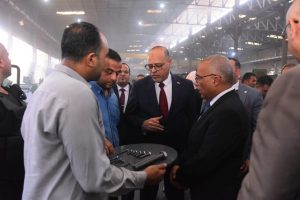 وزير العمل والمحافظ يفتتحان مدرسة نصار جروب الثانوية للتكنولوجيا التطبيقية..ويتفقدا مصنع المسامير والأسلاك