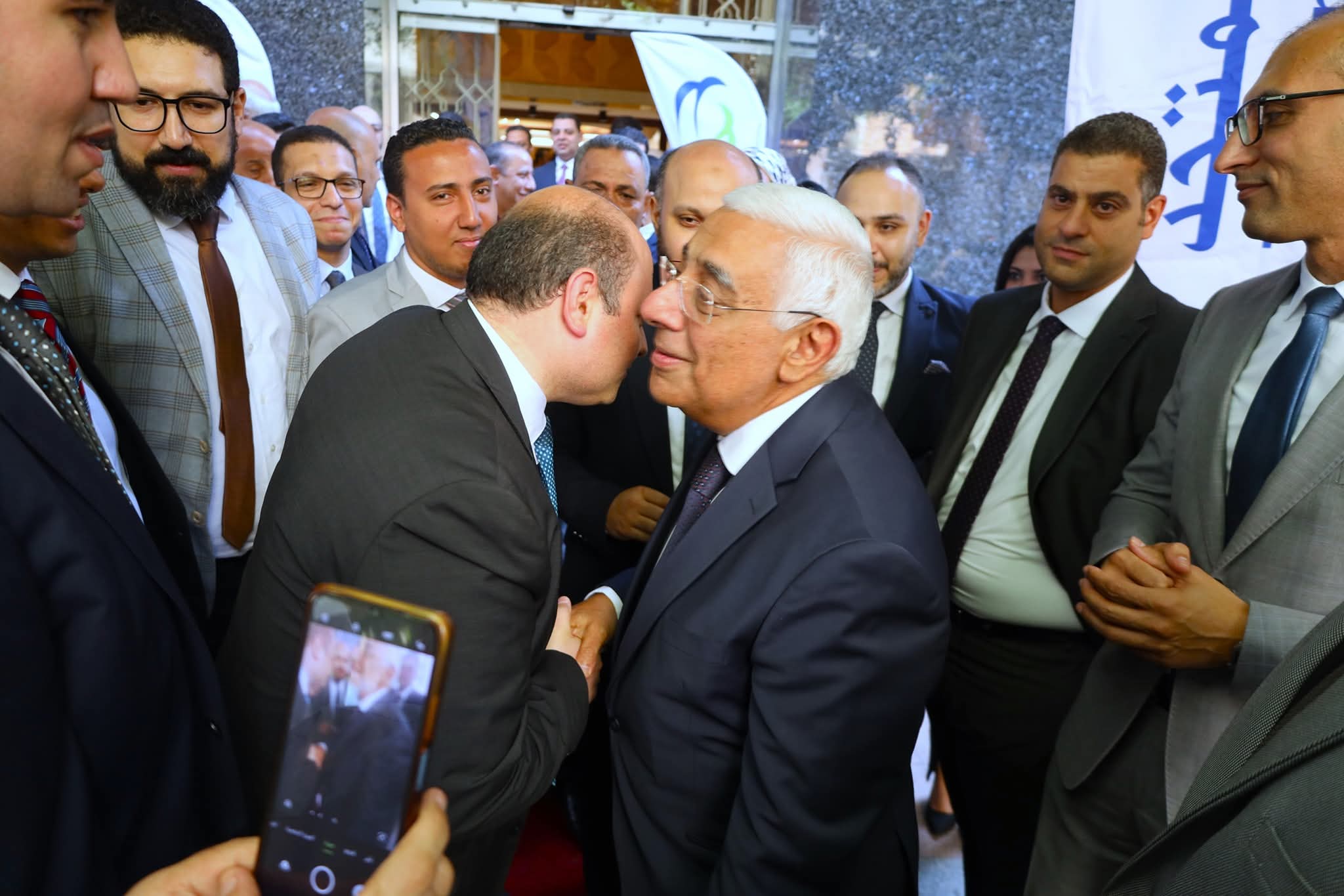 أشرف القاضي يودع المصرف المتحد بعد 9 سنوات من القيادة والإنجاز