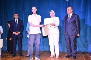 "المجلس القومي للطفولة والأمومة" يكرم أوائل الثانوية العامة بأقسامها المختلفة