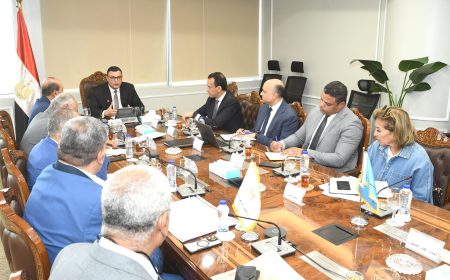 وزير الإسكان يتابع أعمال مشروع حدائق تلال الفسطاط ويوجه بالالتزام بالجدول الزمني وتقديم تقارير يومية