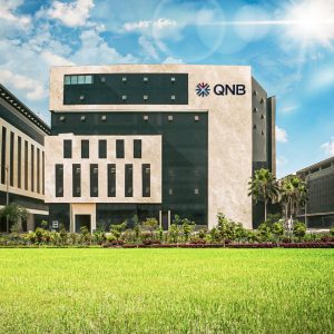 اعتباراً من الغد.. بنك QNB مصر يخفض رسوم تدبير العملة الأجنبية إلى 2% ويرفع حد الاستخدام الدولي لبطاقات الائتمان إلى 10 آلاف دولار شهريا