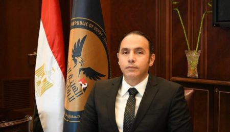 مدبولي يعيّن الدكتور إسلام عزام رئيساً لمجلس إدارة البورصة المصرية لمدة عام