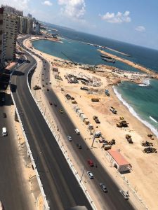 وزير الإسكان: تشغيل تجريبي لكوبري محمد نجيب ضمن أعمال توسعة كورنيش الإسكندرية من المنتزه إلى فندق المحروسة