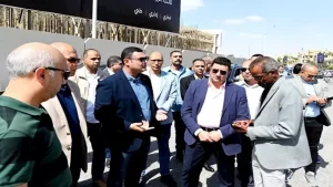 وزير الإسكان يتابع ميدانيًا أعمال تطوير الطرق والمحاور والميادين بالقاهرة الجديدة