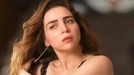 الفنانة مي عز الدين تتصدر التريند والزعيم يدعمها بقوة (فيديو) الفنانة مي عز الدين تتصدر التريند والزعيم يدعمها بقوة (فيديو)