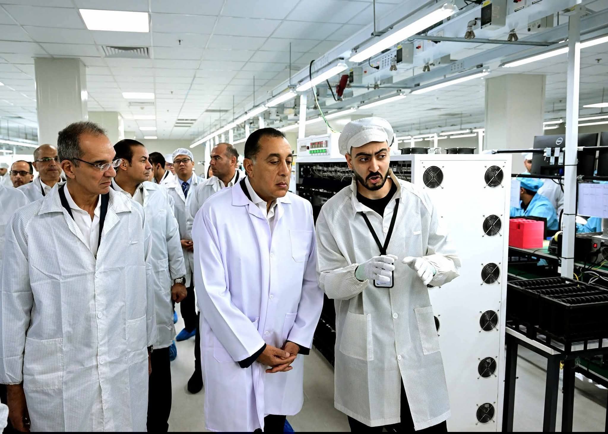 عاجل| رئيس الوزراء يفتتح مصنع "أوبو" بالعاشر من رمضان باستثمارات 50 مليون دولار