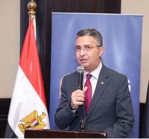 الدكتور شريف فاروق وزير التموين والتجارة الداخلية عدم المساس بسعر رغيف الخبز البلدي المُدعم بعد تحريك أسعار السولار