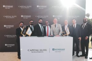«كابيتال إيليت للتطوير» تطلق مشروعًا فندقيًا وسكنيًا جديدًا بالتعاون مع «Wyndham» الأمريكية باستثمارات 13 مليار جنيه «كابيتال إيليت للتطوير» تطلق مشروعًا فندقيًا وسكنيًا جديدًا بالتعاون مع «Wyndham» الأمريكية باستثمارات 13 مليار جنيه